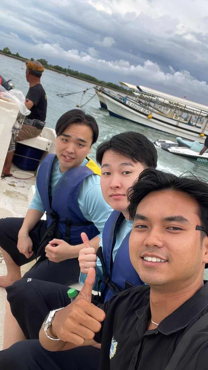 Happy Travelers 1